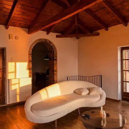 Villa Oraia Verga *